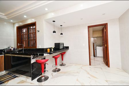 Casa à venda com 250m², 3 quartos e 4 vagas Casa à venda com 250m², 3 quartos e 4 vagasCozinha