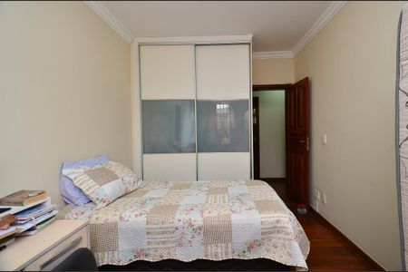 Casa à venda com 250m², 3 quartos e 4 vagas Casa à venda com 250m², 3 quartos e 4 vagasSuite 1