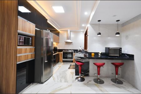 Casa à venda com 250m², 3 quartos e 4 vagas Casa à venda com 250m², 3 quartos e 4 vagasCozinha