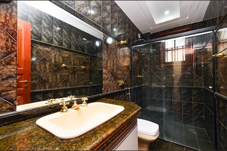 Casa à venda com 250m², 3 quartos e 4 vagas Casa à venda com 250m², 3 quartos e 4 vagasBanheiro Social