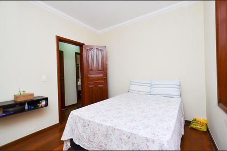 Casa à venda com 250m², 3 quartos e 4 vagas Casa à venda com 250m², 3 quartos e 4 vagasQuarto 1