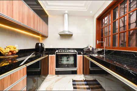 Casa à venda com 250m², 3 quartos e 4 vagas Casa à venda com 250m², 3 quartos e 4 vagasCozinha