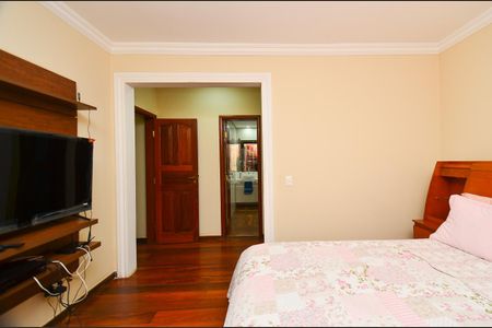 Casa à venda com 250m², 3 quartos e 4 vagas Casa à venda com 250m², 3 quartos e 4 vagasSuite 2