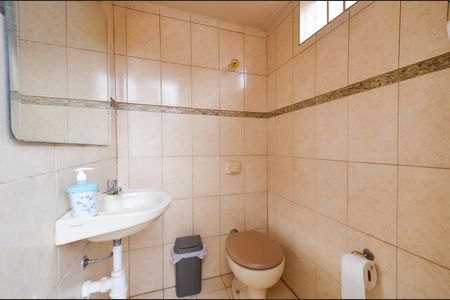 Casa à venda com 250m², 3 quartos e 4 vagas Casa à venda com 250m², 3 quartos e 4 vagasLavabo Área externa