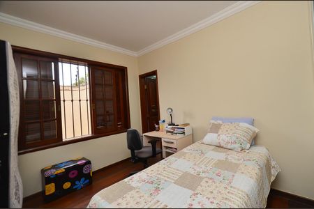 Casa à venda com 250m², 3 quartos e 4 vagas Casa à venda com 250m², 3 quartos e 4 vagasSuite 1