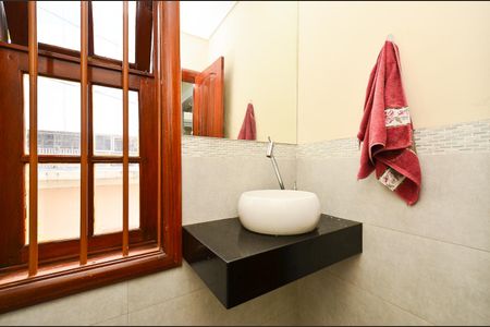 Casa à venda com 250m², 3 quartos e 4 vagas Casa à venda com 250m², 3 quartos e 4 vagasLavabo