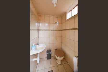 Casa à venda com 250m², 3 quartos e 4 vagas Casa à venda com 250m², 3 quartos e 4 vagasLavabo Área externa