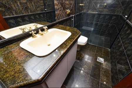 Casa à venda com 250m², 3 quartos e 4 vagas Casa à venda com 250m², 3 quartos e 4 vagasBanheiro Social