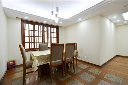 Casa à venda com 250m², 3 quartos e 4 vagas Casa à venda com 250m², 3 quartos e 4 vagasSala de Jantar