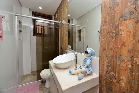 Casa à venda com 250m², 3 quartos e 4 vagas Casa à venda com 250m², 3 quartos e 4 vagasBanheiro Suite 1