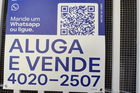 Casa à venda com 120m², 3 quartos e 2 vagasFachada