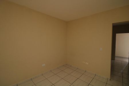 Quarto de casa para alugar com 1 quarto, 30m² em Jardim Santa Teresinha, São Paulo