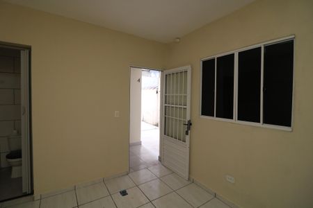 Cozinha de casa para alugar com 1 quarto, 30m² em Jardim Santa Teresinha, São Paulo