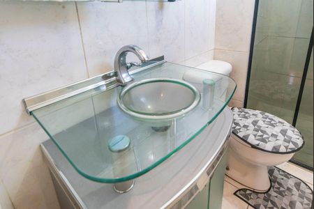 Apartamento à venda com 55m², 2 quartos e 1 vaga Apartamento à venda com 55m², 2 quartos e 1 vagaBanheiro