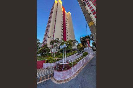 Apartamento à venda com 55m², 2 quartos e 1 vaga Apartamento à venda com 55m², 2 quartos e 1 vagaFachada do bloco