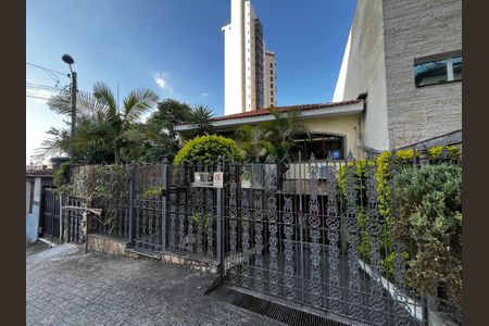 Casa à venda com 164m², 3 quartos e 3 vagas Casa à venda com 164m², 3 quartos e 3 vagasFachada
