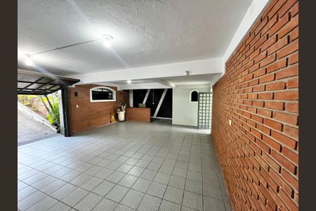 Casa à venda com 164m², 3 quartos e 3 vagas Casa à venda com 164m², 3 quartos e 3 vagasGaragem