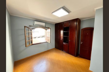 Casa à venda com 164m², 3 quartos e 3 vagas Casa à venda com 164m², 3 quartos e 3 vagasQuarto 1