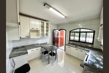 Casa à venda com 164m², 3 quartos e 3 vagas Casa à venda com 164m², 3 quartos e 3 vagasCozinha