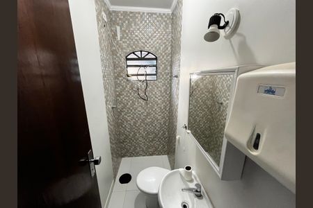 Casa à venda com 164m², 3 quartos e 3 vagas Casa à venda com 164m², 3 quartos e 3 vagasBanheiro Casa 2