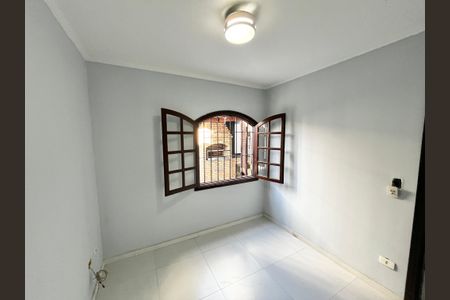 Casa à venda com 164m², 3 quartos e 3 vagas Casa à venda com 164m², 3 quartos e 3 vagasQuarto Casa 2