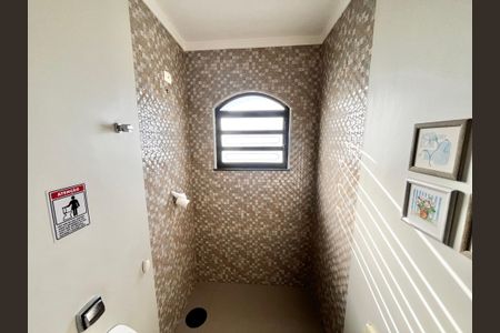 Casa à venda com 164m², 3 quartos e 3 vagas Casa à venda com 164m², 3 quartos e 3 vagasBanheiro