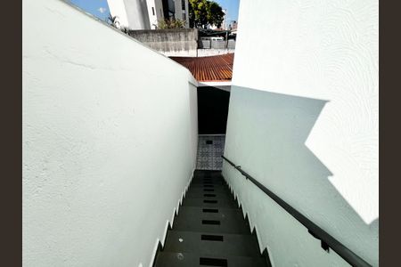 Casa à venda com 164m², 3 quartos e 3 vagas Casa à venda com 164m², 3 quartos e 3 vagasEscada