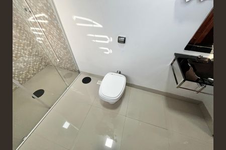 Casa à venda com 164m², 3 quartos e 3 vagas Casa à venda com 164m², 3 quartos e 3 vagasBanheiro da Suíte