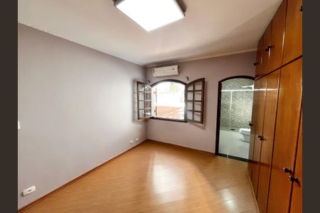 Casa à venda com 164m², 3 quartos e 3 vagas Casa à venda com 164m², 3 quartos e 3 vagasSuíte