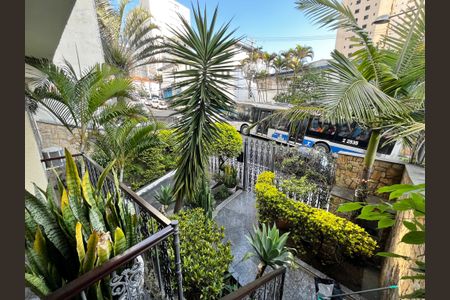 Casa à venda com 164m², 3 quartos e 3 vagas Casa à venda com 164m², 3 quartos e 3 vagasEntrada