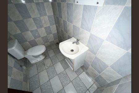 Casa à venda com 164m², 3 quartos e 3 vagas Casa à venda com 164m², 3 quartos e 3 vagasBanheiro da garagem