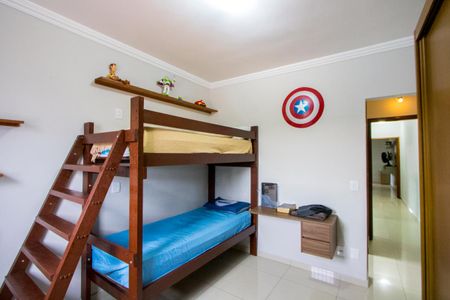 Casa à venda com 215m², 3 quartos e 2 vagasQuarto 2 - Suíte