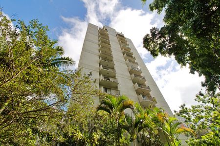 Apartamento à venda com 65m², 3 quartos e 1 vaga Apartamento à venda com 65m², 3 quartos e 1 vagaFachada