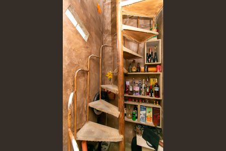 Casa para alugar com 85m², 2 quartos e sem vagaEscada