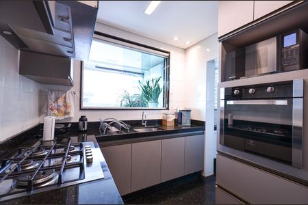 Apartamento à venda com 147m², 4 quartos e 4 vagasCozinha