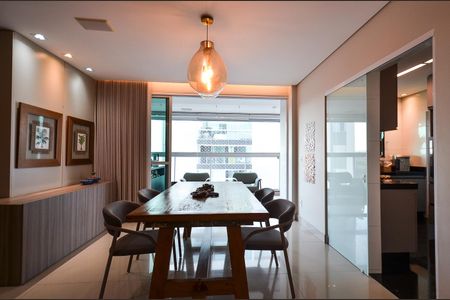 Apartamento à venda com 147m², 4 quartos e 4 vagasSala de Jantar