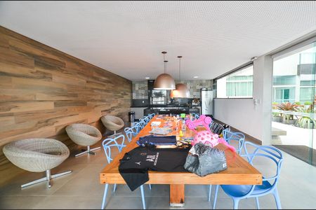 Apartamento à venda com 147m², 4 quartos e 4 vagasÁrea comum - Churrasqueira