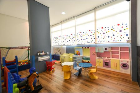 Apartamento à venda com 147m², 4 quartos e 4 vagasÁrea comum - Playground