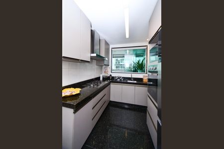 Apartamento à venda com 147m², 4 quartos e 4 vagasCozinha