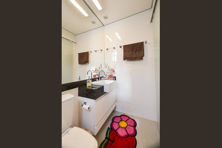 Apartamento à venda com 147m², 4 quartos e 4 vagasBanheiro da Suíte 1