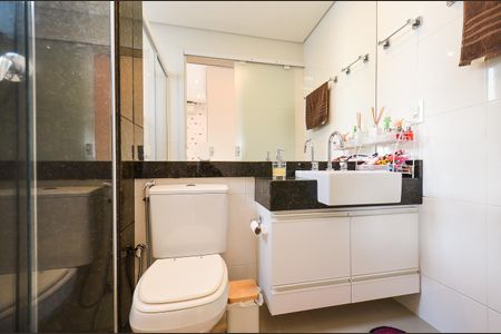 Apartamento à venda com 147m², 4 quartos e 4 vagasBanheiro da Suíte 1