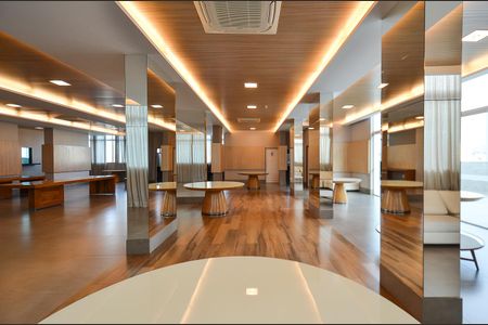 Apartamento à venda com 147m², 4 quartos e 4 vagasÁrea comum - Salão de festas