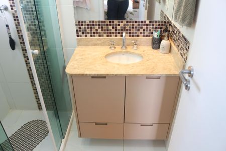 Apartamento à venda com 71m², 3 quartos e 2 vagasBanheiro da Suíte 1