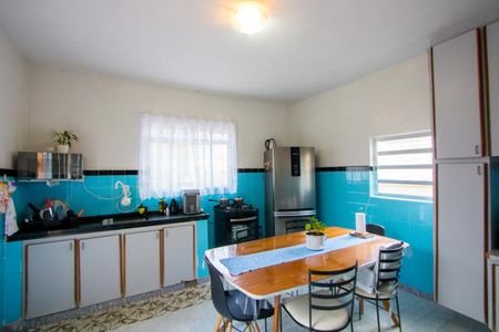 Casa à venda com 56m², 2 quartos e 2 vagasCozinha