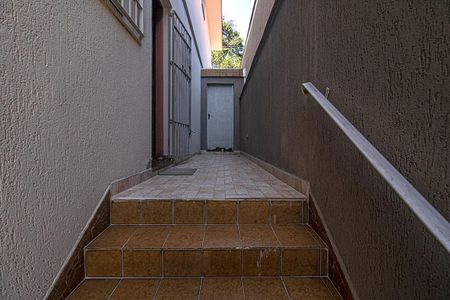 Casa à venda com 150m², 3 quartos e 2 vagascorredor e acesso para garagem e área de serviço_1