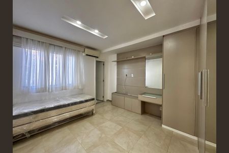 Casa de condomínio à venda com 280m², 4 quartos e 2 vagasSuíte 2