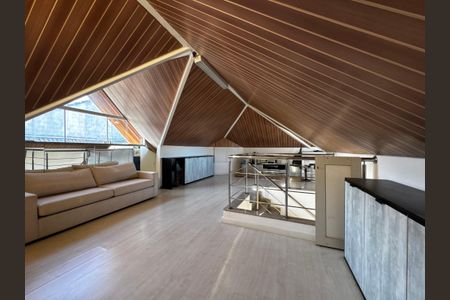 Casa de condomínio à venda com 280m², 4 quartos e 2 vagasSótão