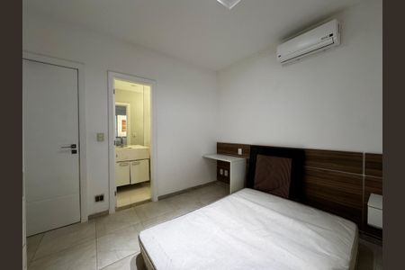 Casa de condomínio à venda com 280m², 4 quartos e 2 vagasSuíte 4