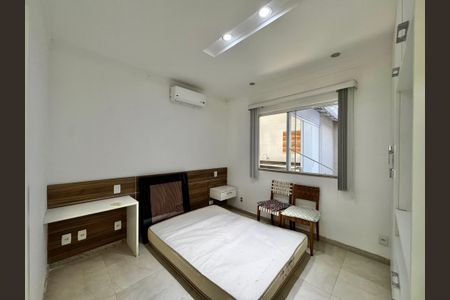 Casa de condomínio à venda com 280m², 4 quartos e 2 vagasSuíte 4