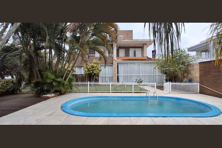 Casa para alugar com 290m², 4 quartos e 4 vagasÁrea comum - Piscina